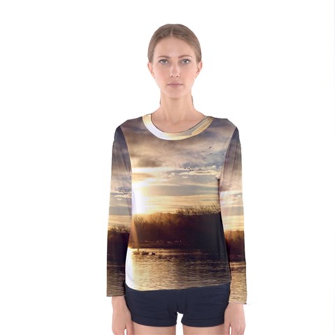 Setting Sun At Lake Women s Long Sleeve T-shirts by trendistuff