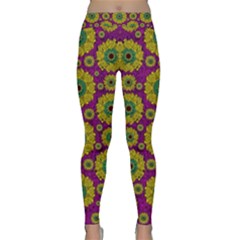 Sunroses Mixed With Stars In A Moonlight Serenade Yoga Leggings by pepitasart