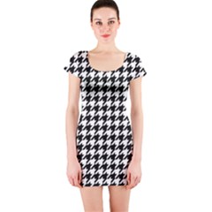 Black And Whiste Geometric Design Short Sleeve Bodycon Dress by GabriellaDavid