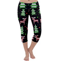 Reindeer Decorative Pattern Capri Yoga Leggings by Valentinaart