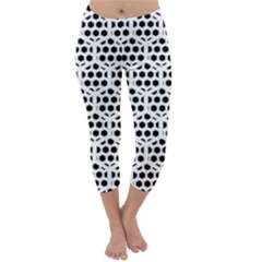 Seamless Honeycomb Pattern Capri Winter Leggings  by Amaryn4rt