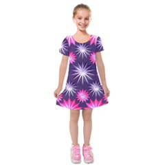 Stars Patterns Christmas Background Seamless Kids  Short Sleeve Velvet Dress by Nexatart