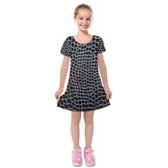 Black White Crocodile Background Kids  Short Sleeve Velvet Dress by Simbadda