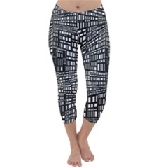 Recursive Subdivision Between 5 Source Lines Screen Black Capri Winter Leggings  by Simbadda