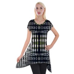 Interwoven Grid Pattern In Green Short Sleeve Side Drop Tunic by Simbadda