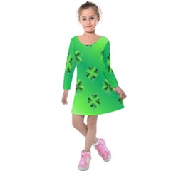 Shamrock Green Pattern Design Kids  Long Sleeve Velvet Dress by Simbadda