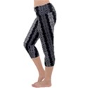 Pattern Capri Yoga Leggings View2