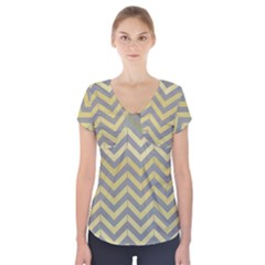 Abstract Vintage Lines Short Sleeve Front Detail Top