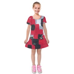 Red Black Gray Background Kids  Short Sleeve Velvet Dress by Simbadda