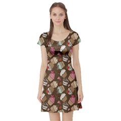 Colorful Pattern Of Tasty Cupcakes Short Sleeve Skater Dress
