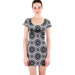 Geometric Black And White Short Sleeve Bodycon Dress by linceazul