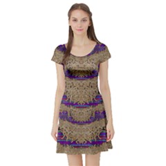 Pearl Lace And Smiles In Peacock Style Short Sleeve Skater Dress