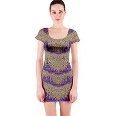 Pearl Lace And Smiles In Peacock Style Short Sleeve Bodycon Dress