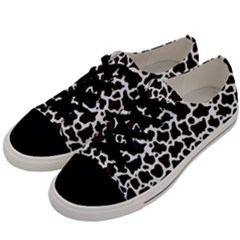 Cow Pattern Background Men s Low Top Canvas Sneakers