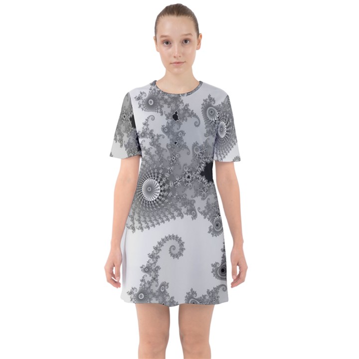 Apple Males Mandelbrot Abstract Sixties Short Sleeve Mini Dress