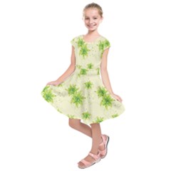 Leaf Green Star Beauty Kids  Short Sleeve Dress by Mariart