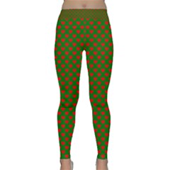 Large Red Christmas Hearts On Green Classic Yoga Leggings by PodArtist