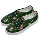 Pug Xmas Pattern Women s Classic Low Top Sneakers View2