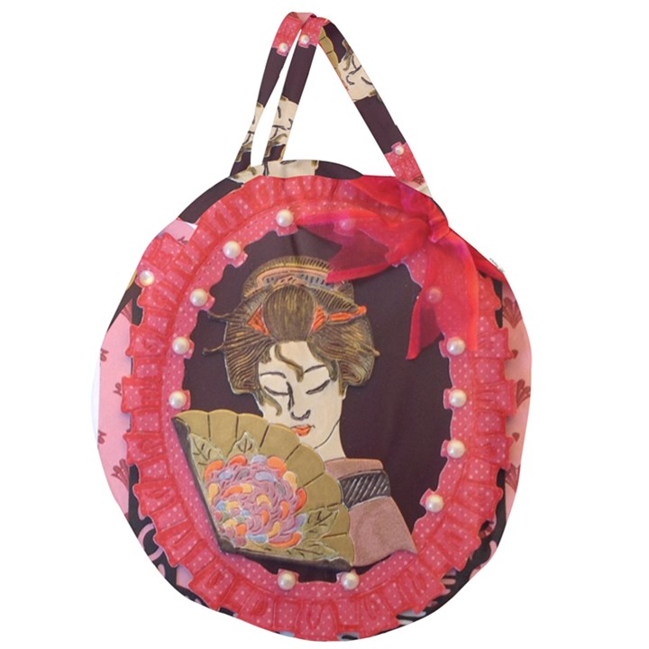 Beauty Giant Round Zipper Tote