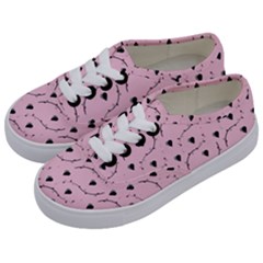 Love Hearth Pink Pattern Kids  Classic Low Top Sneakers by Celenk