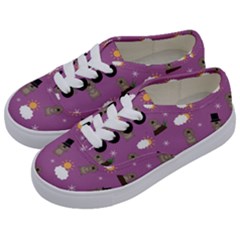 Groundhog Day Pattern Kids  Classic Low Top Sneakers