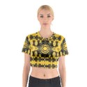 Ornate Circulate Is Festive In A Flower Wreath Decorative Cotton Crop Top View1