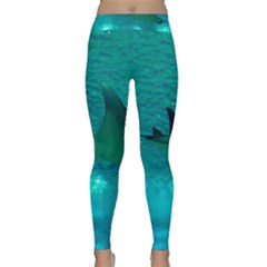 Manta Ray 1 Classic Yoga Leggings by trendistuff