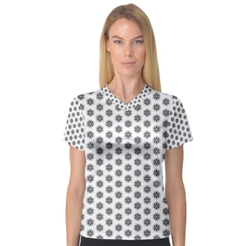 Abstract Pattern V-neck Sport Mesh Tee by jumpercat