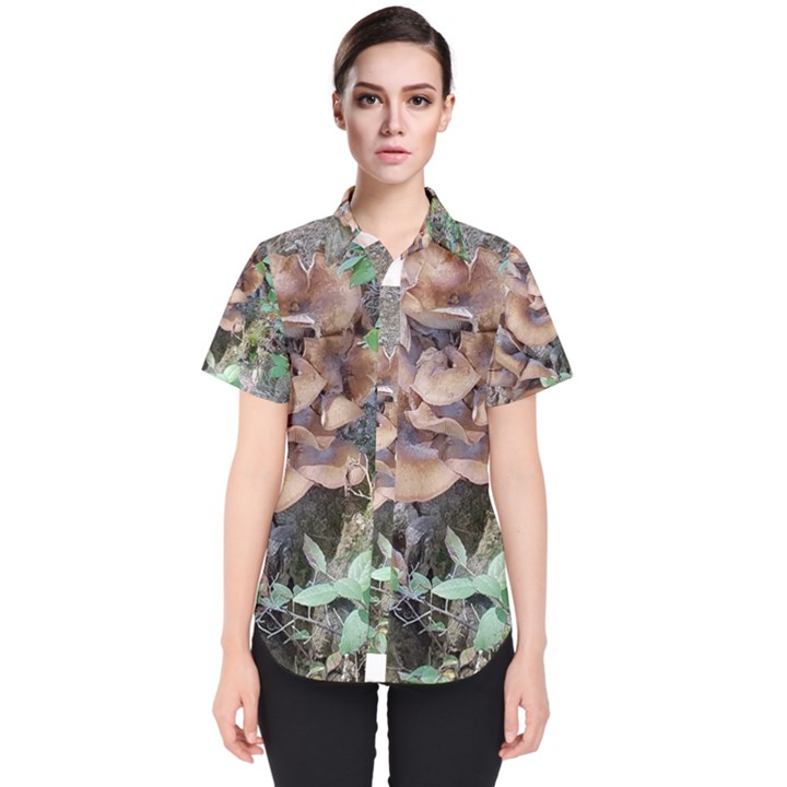 Abstract of Mushroom Women s Short Sleeve Shirt