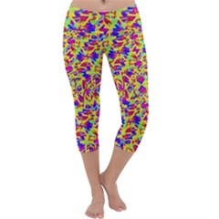Multicolored Linear Pattern Design Capri Yoga Leggings