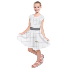 Pie Cooling On The Window Pane Pattern Kids  Short Sleeve Dress by emilyzragz