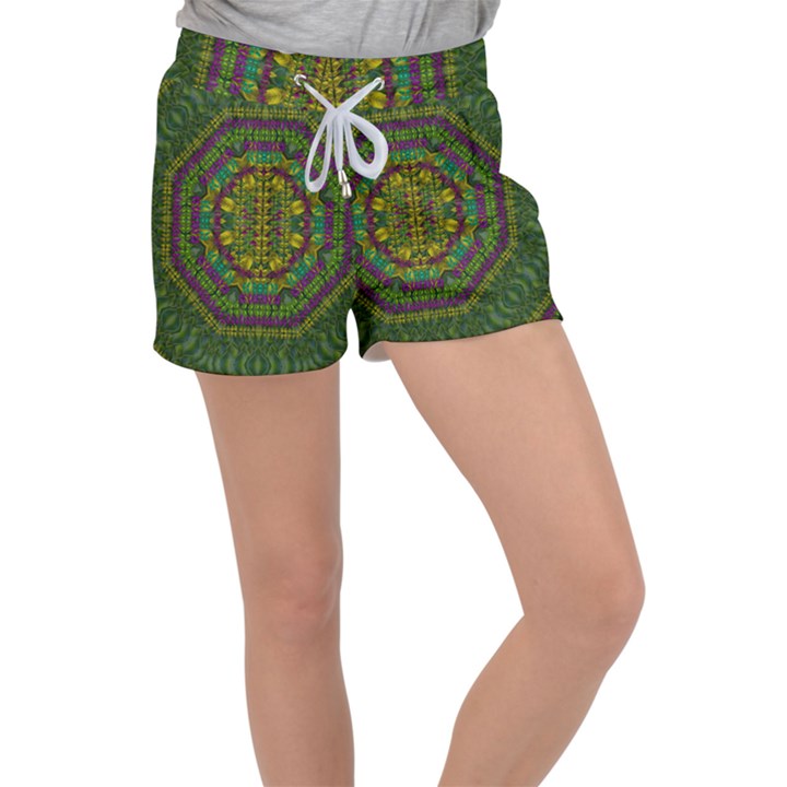 Butterfly Flower Jungle And Full Of Leaves Everywhere Women s Velour Lounge Shorts