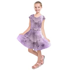 Wonderful Flowers In Soft Violet Colors Kids  Short Sleeve Dress