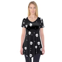 Pattern Skull Stars Halloween Gothic on black background Short Sleeve Tunic 