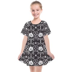 Pattern Pumpkin Spider Vintage Gothic Halloween Black And White Kids  Smock Dress by genx