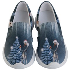 Christmas, Cute Giraffe With Bird Kid s Lightweight Slip Ons by FantasyWorld7