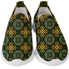 Kaleidoscope Pattern Seamless Kids  Slip On Sneakers