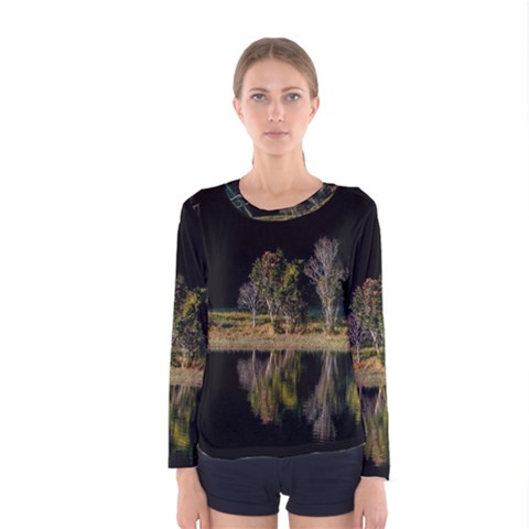 Soi Ball Symmetry Scenery Reflect Women s Long Sleeve Tee by Pakrebo