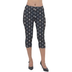 Background Pattern Structure Lightweight Velour Capri Leggings 