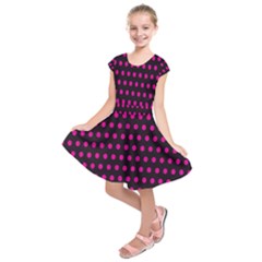 Pink Black Polka Dots Kids  Short Sleeve Dress by retrotoomoderndesigns