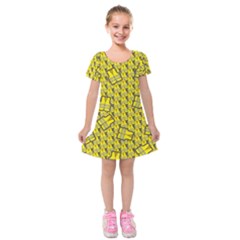 Gilet Jaune Pattern Yellowvests Cowcow Gilet Jaune Pattern Funny Yellow Vests Kids  Short Sleeve Velvet Dress by snek
