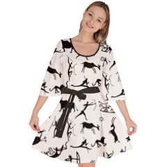 Petroglyph Runic Cavemen Nordic Black Paleo Drawings Pattern Velour Kimono Dress