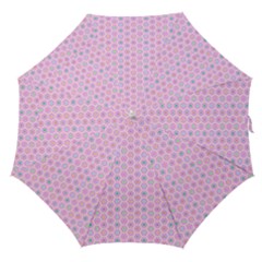 A Hexagonal Pattern Unidirectional Straight Umbrellas