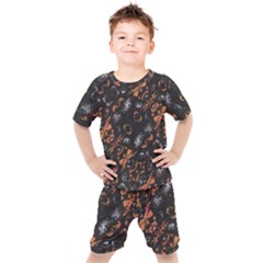 Fractal Vintage Grunge Print Design Kids  Tee And Shorts Set by dflcprintsclothing