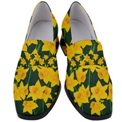 Yellow Daffodils Pattern Women s Chunky Heel Loafers