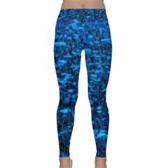 Blue Queen Anne s Lace Hillside Classic Yoga Leggings by okhismakingart