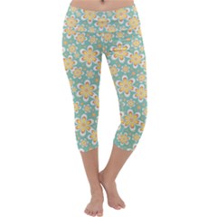 Seamless Pattern Floral Pastels Capri Yoga Leggings