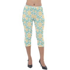 Seamless Pattern Floral Pastels Lightweight Velour Capri Leggings 