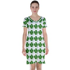 Shamrocks Clover Green Leaf Short Sleeve Nightdress