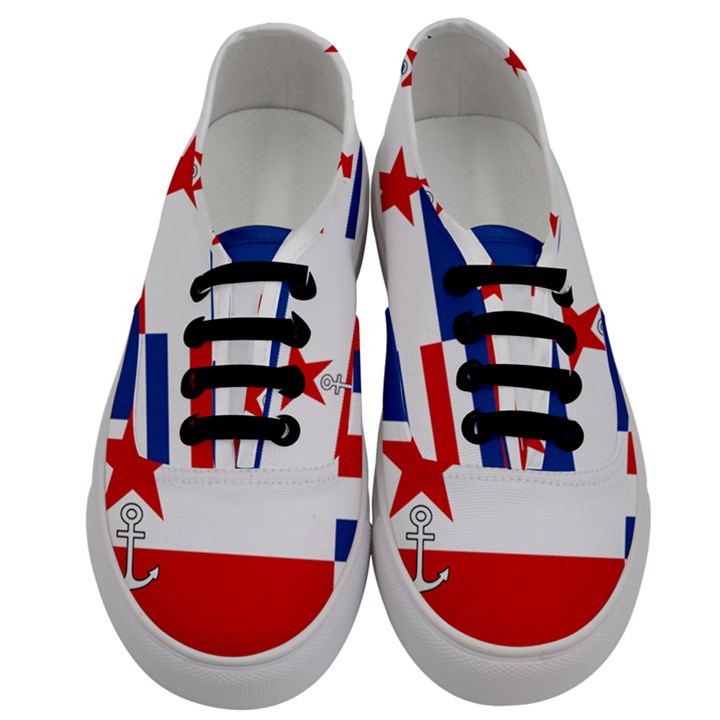 Naval Ensign of Yugoslavia, 1942-1943 Men s Classic Low Top Sneakers